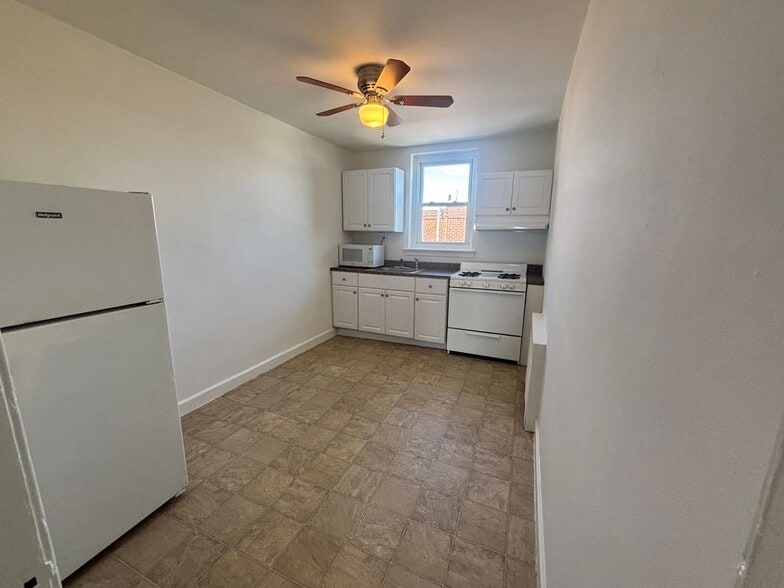 Building Photo - 4555 Bleigh Ave