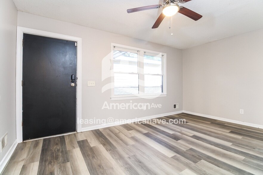Building Photo - 410 Ravenscroft Rd