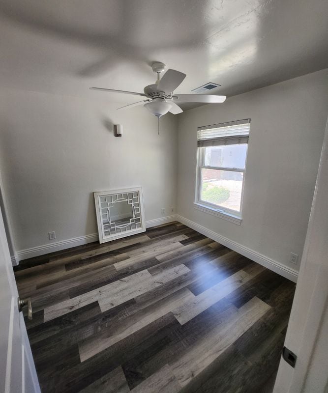 Building Photo - 872 Wild Rose Cir