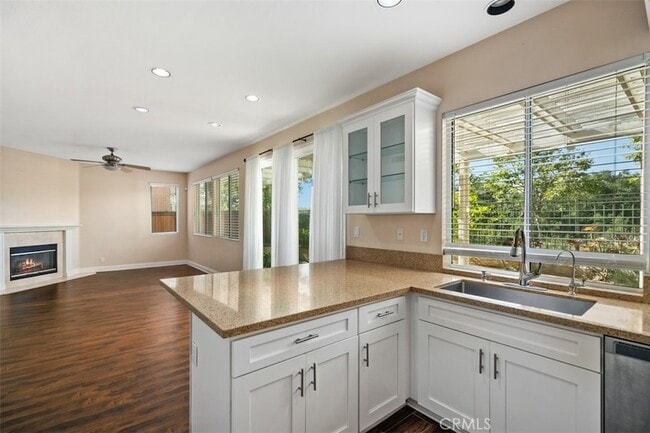 Building Photo - 9 Acorn Ridge