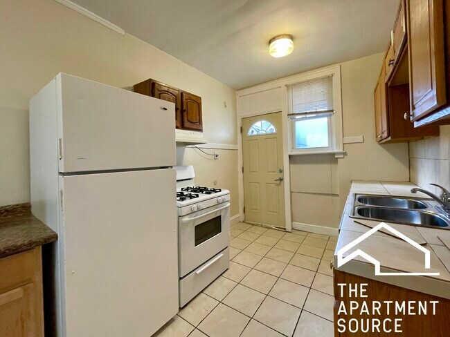 Building Photo - 2402 N Leclaire Ave