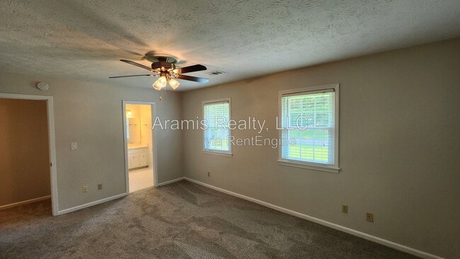 Building Photo - 829 Bradford Ct SW