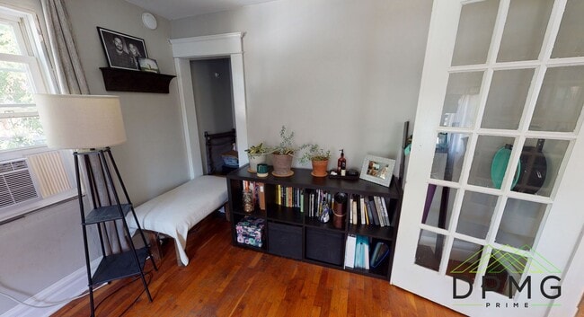 Building Photo - 132 S Clemens Ave