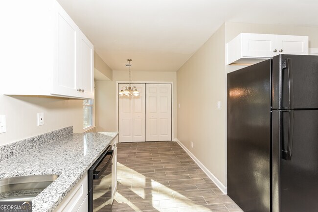 Building Photo - 110 Fairfield Dr