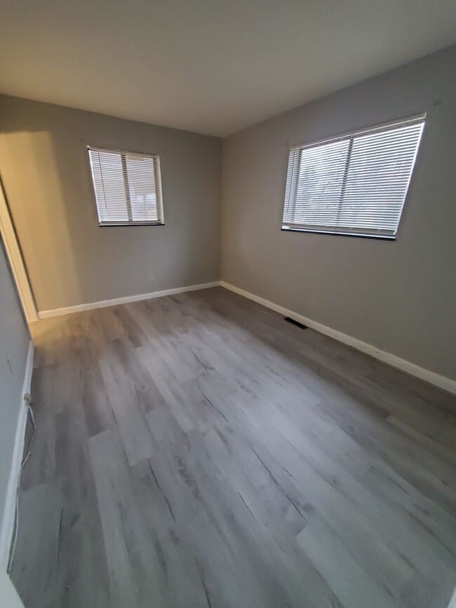 Building Photo - 706 N Broadway St