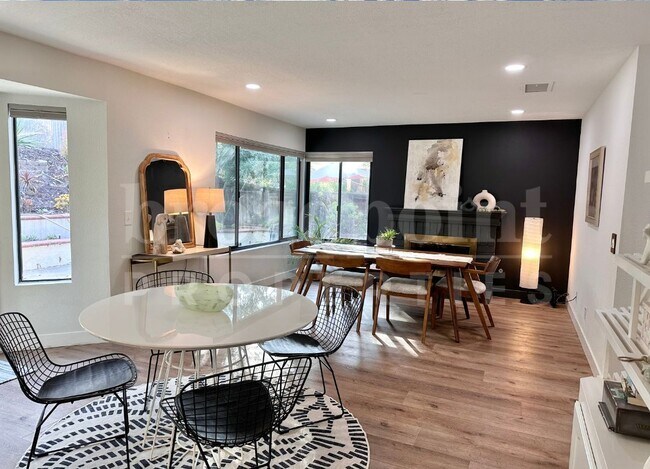 Building Photo - 1174 La Tortuga Dr