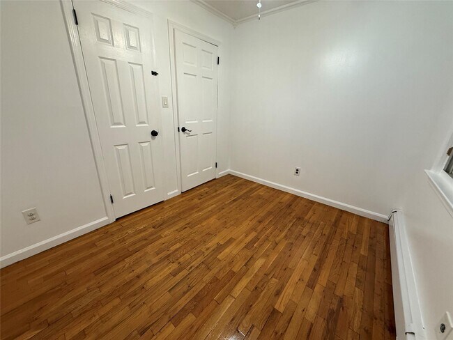 Building Photo - 86-14 235th Ct