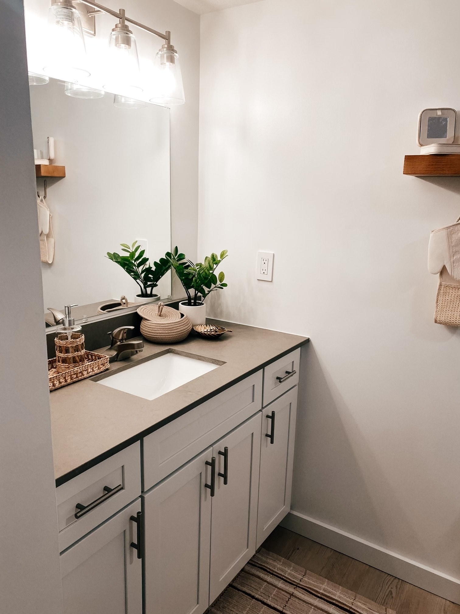 Bathroom model 2 - Yugo Champaign South 3rd Lofts