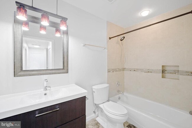 Building Photo - 6929 Mclean Park Manor Ct