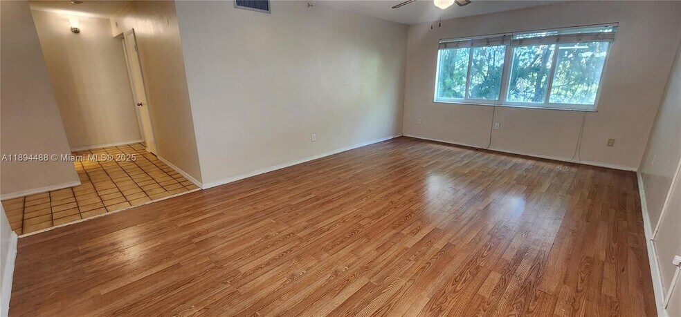 Building Photo - 14850 Naranja Lakes Blvd