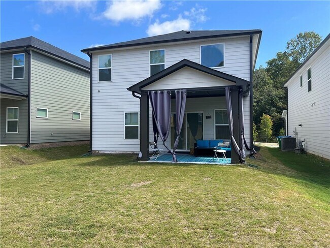 Building Photo - 242 Wells Cir