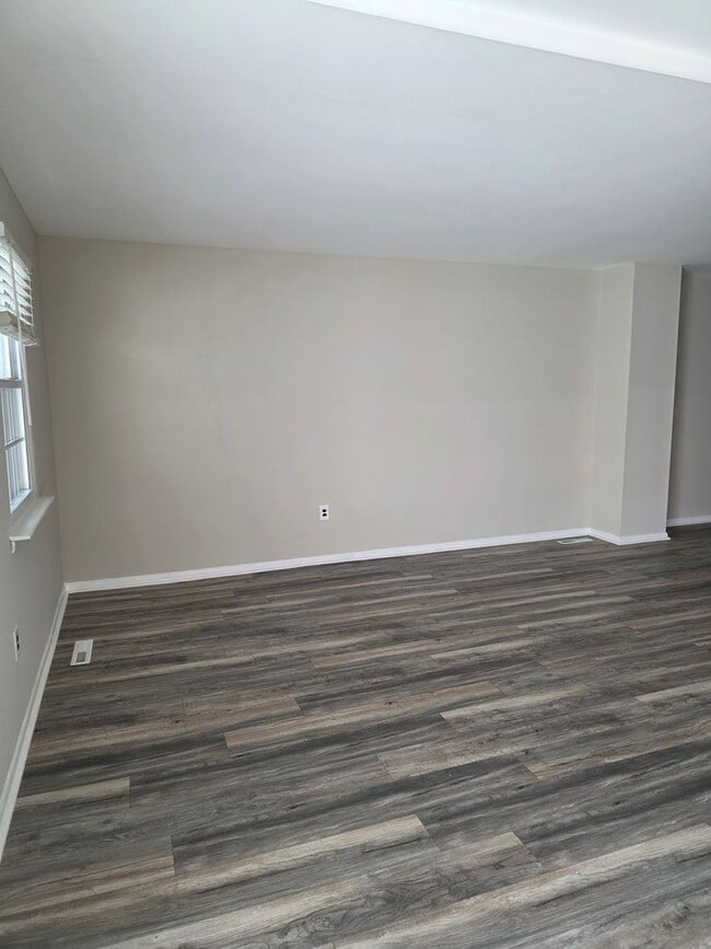 Building Photo - Green Valley Community off Kirkwood Highway