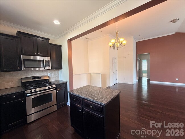 Building Photo - 14635 Juventus St