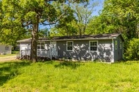 Building Photo - 13 Leisure Rd