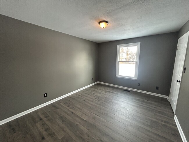 Building Photo - 3423 Minor Dr