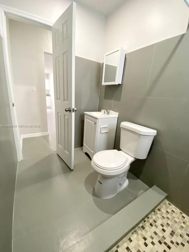 Building Photo - 60 NE 78th St