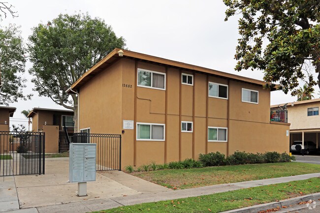 Primary Photo - Sunswept Apartments