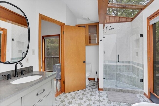 Building Photo - 6061 Blackberry Ln