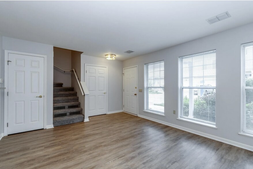 Building Photo - 2989 Holborn Cir