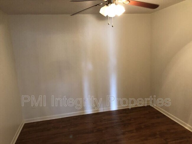 Building Photo - 105 Meaux Blvd