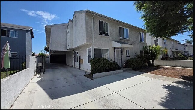 Building Photo - 1040 Gardena