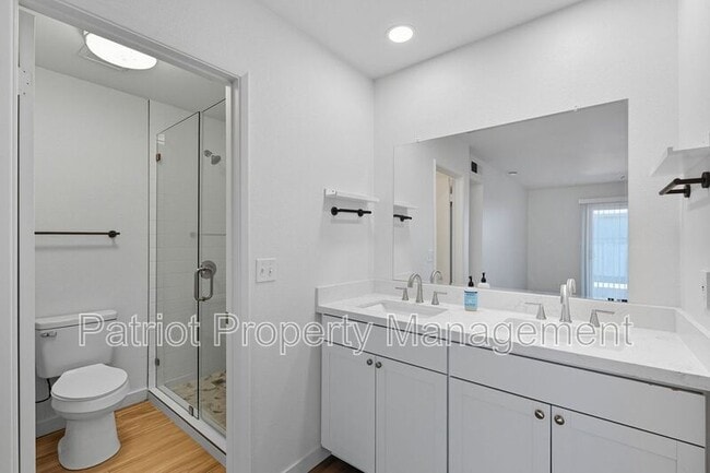 Building Photo - 821 N 87th Pl