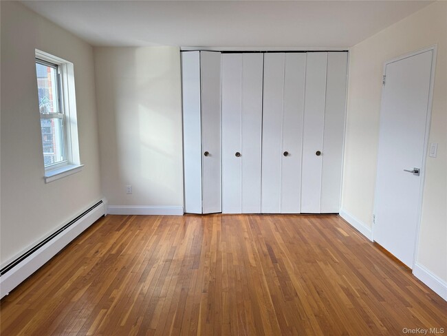 Building Photo - 103 Gedney St