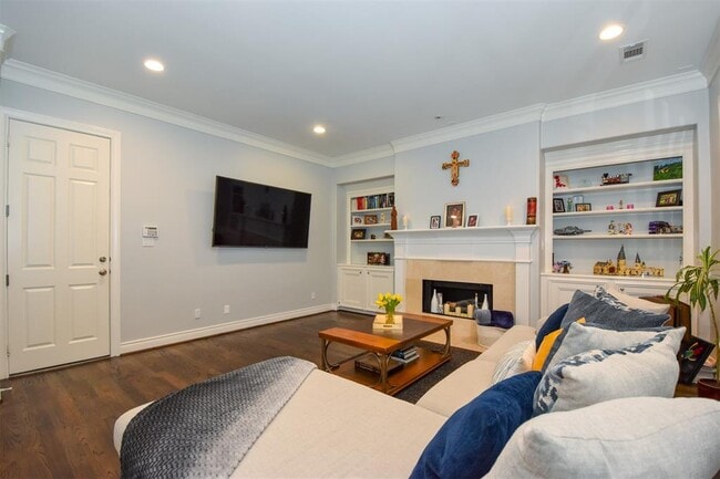 Building Photo - 3226 Pemberton Cir Dr