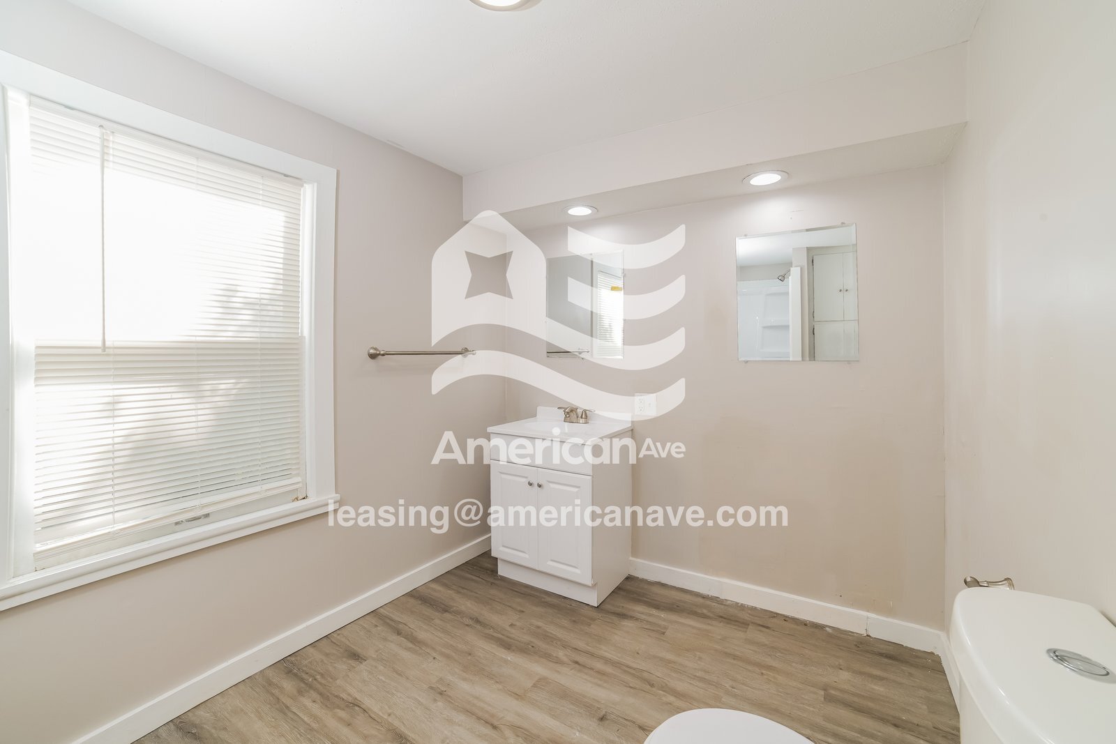 Building Photo - 1706 N Machin Ave