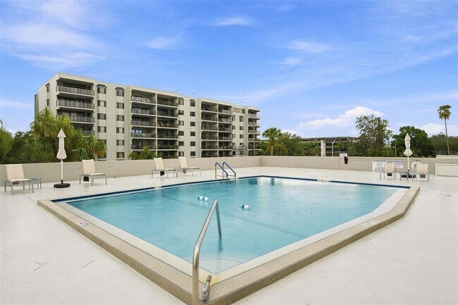 Building Photo - 707 S Gulfstream Ave