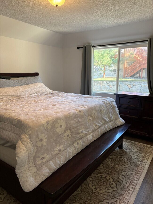 Building Photo - 4 Bedroom 3.5 Bath in Widefield