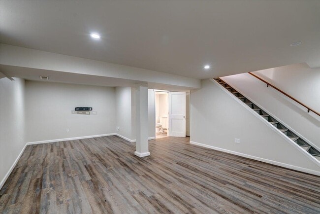 Building Photo - 6105 Bridge Rd