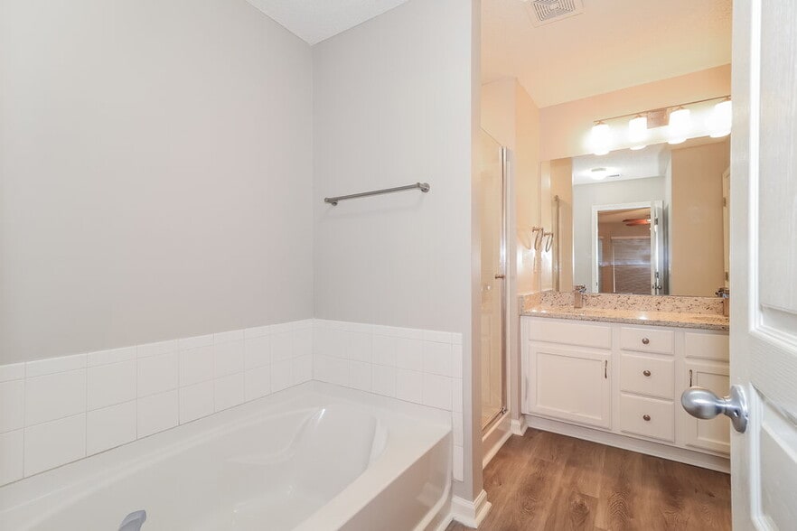 Building Photo - 168 Darbys Run Dr