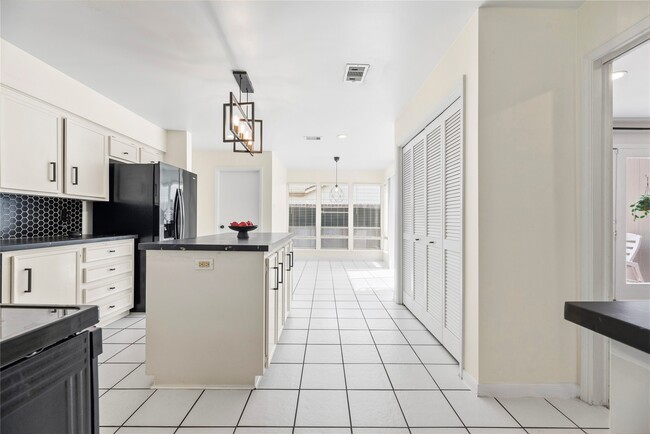 Building Photo - 12131 Ella Lee Ln