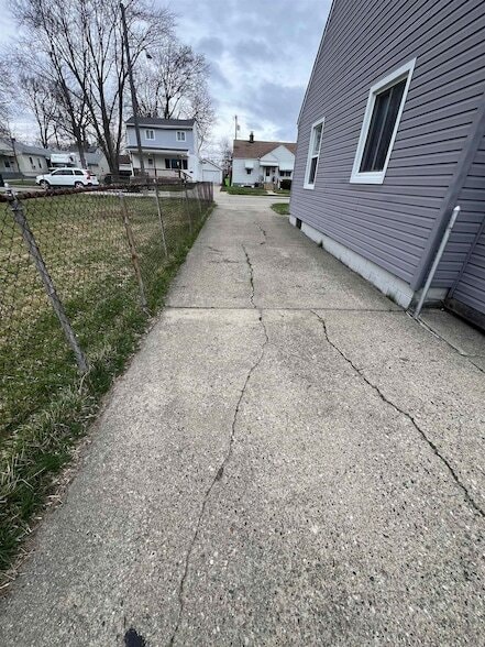 Building Photo - 17366 Tennyson St