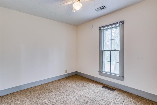 Building Photo - 8733 W 73rd St N