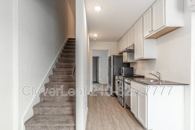 Building Photo - 7128 Elm Cv