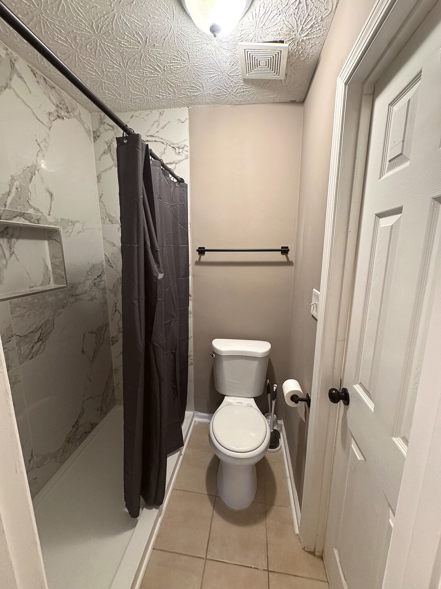 Bathroom 1 - 5789 Summerglen Ln