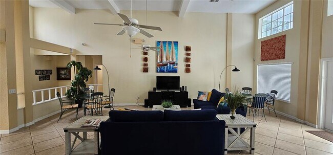 Building Photo - 3625 Square W Ln #4