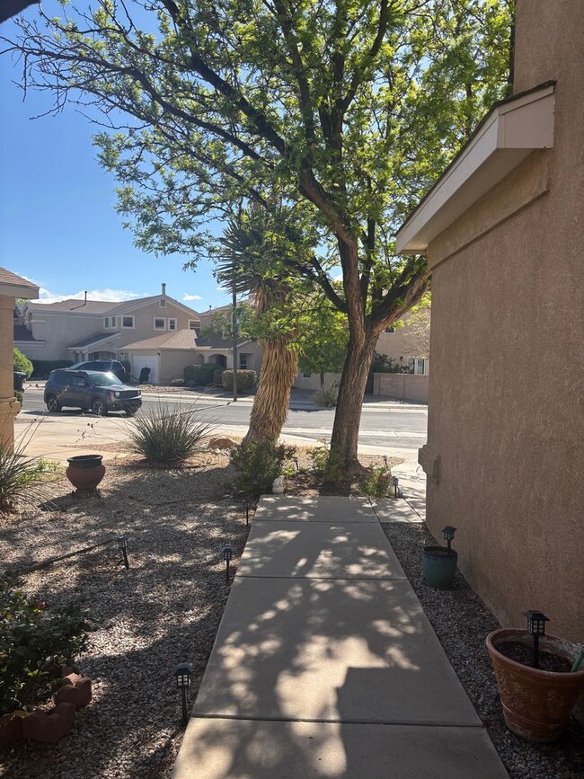 Building Photo - Charming 4-Bedroom Home in a Prime Location!