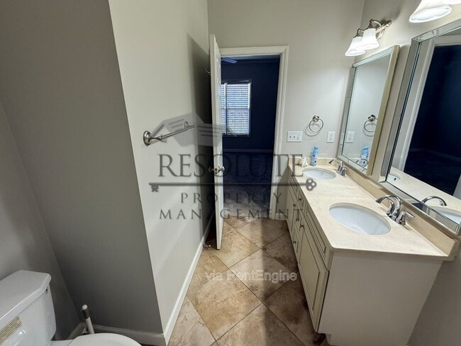 Building Photo - 303 Sugar Maple Ave