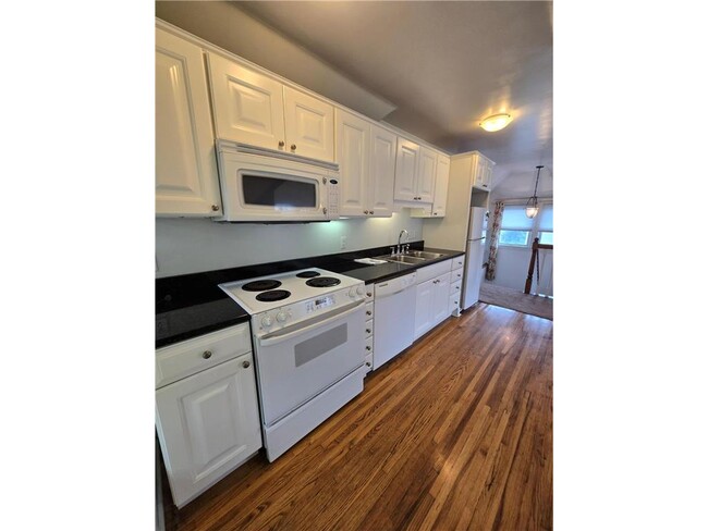 Building Photo - 1712 W 31st St