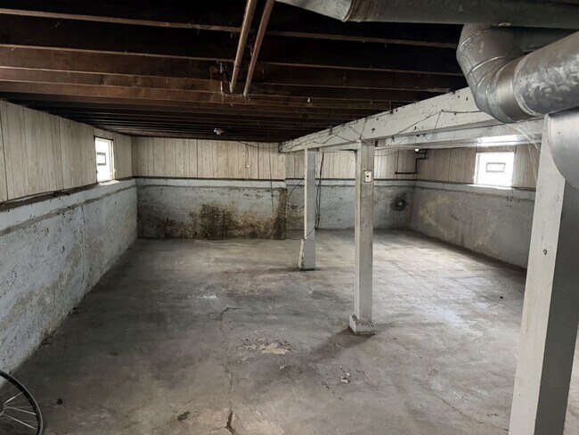 Building Photo - 10108 S State St