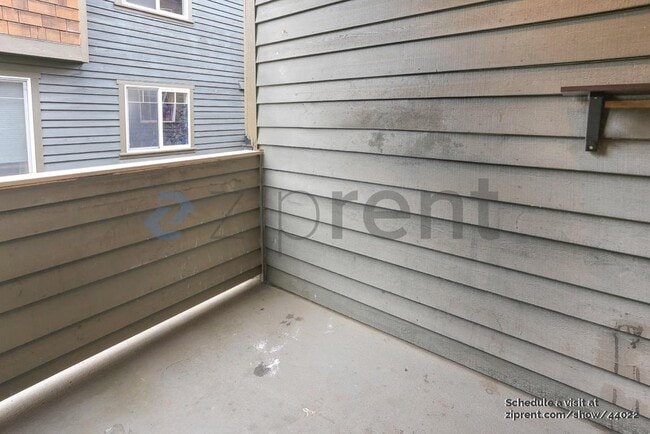 Building Photo - 10544 Midvale Ave N