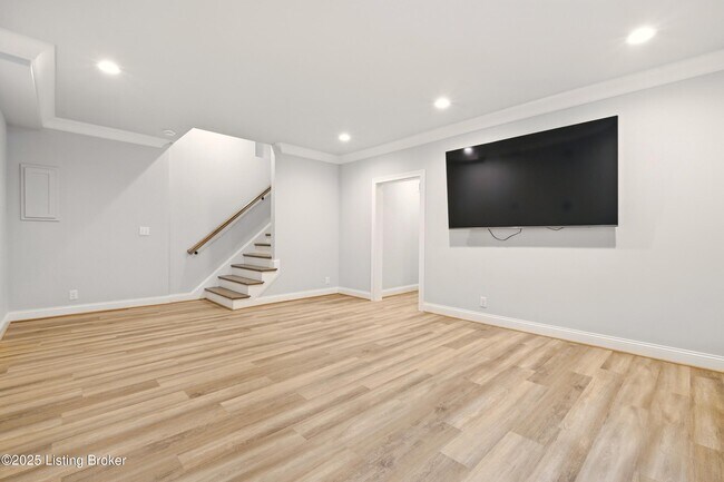 Building Photo - 6218 Mistflower Cir