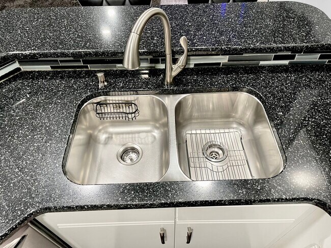 Kitchen - 3031 Poplar Creek Dr SE