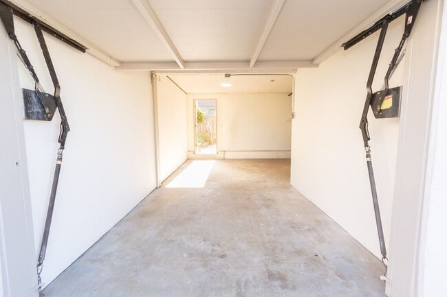 Building Photo - Beautifully Remodeled 2 Bed/1Bath Home with Ocean and Bay Glimpses in Ocean Beach!