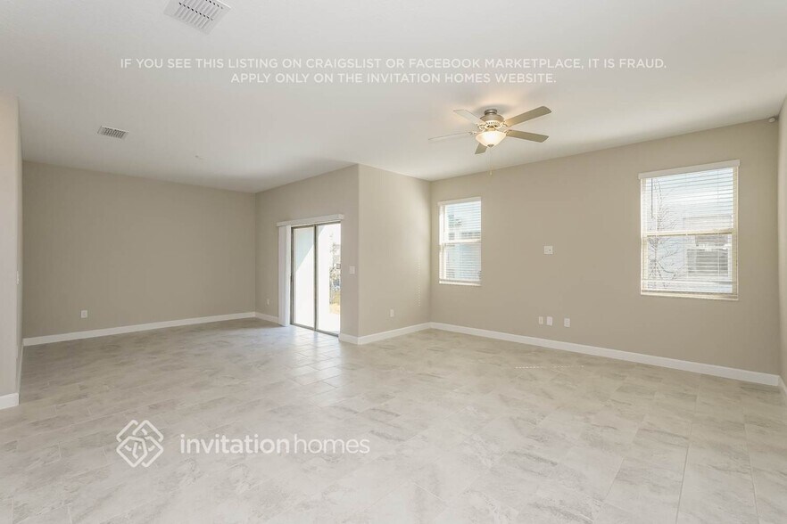 Building Photo - 2907 Coach Manors Way