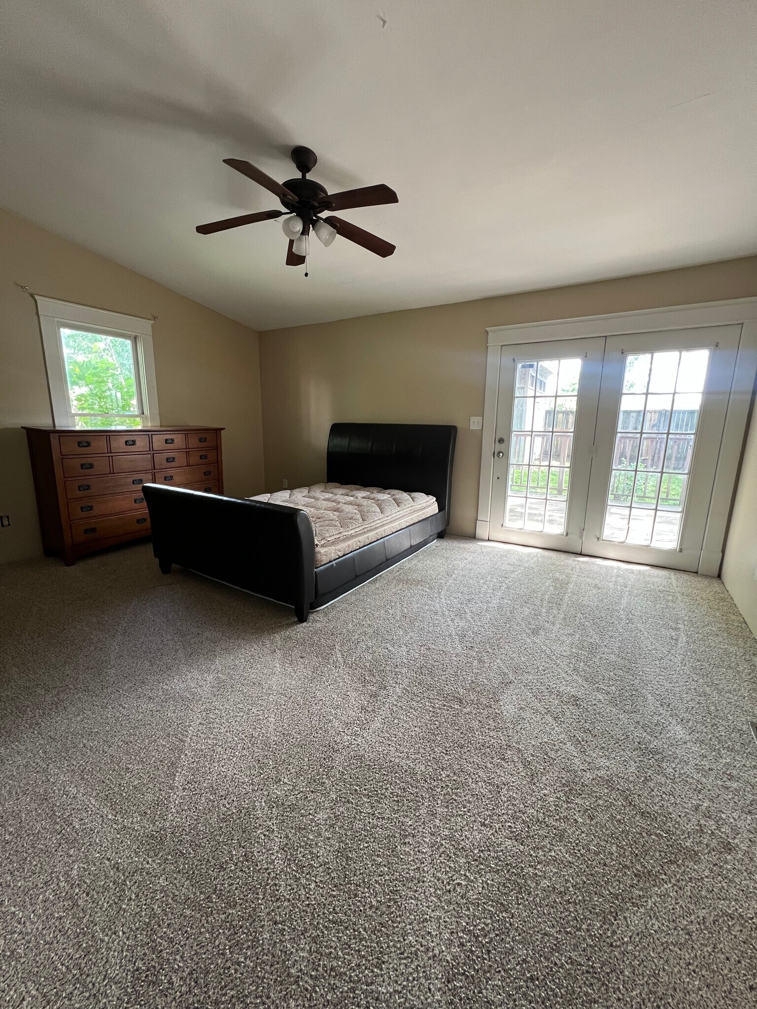 Building Photo - 759 Roycroft Pl