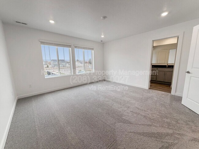 Building Photo - 4100 W Cirrus Ln